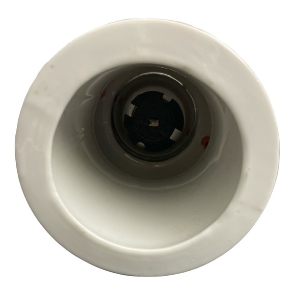 VINTAGE WHITE ROSE PATTERN PORCELAIN PEPPER MILL WITH OLD-FASHIONED HAND CRANK - Picture 7 of 9